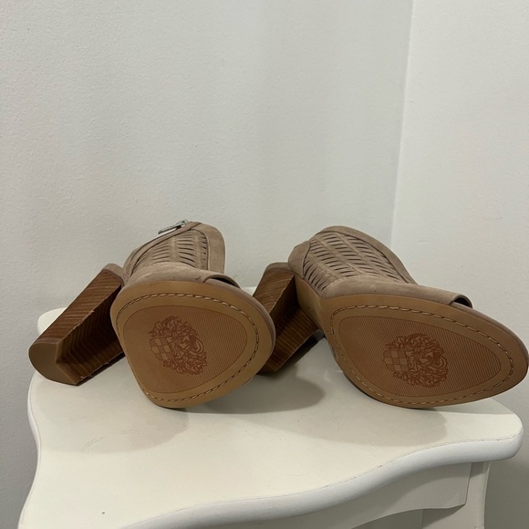 Vince Camuto Women's Tan Peep-Toe Heeled Sandals - Picture 4 of 9